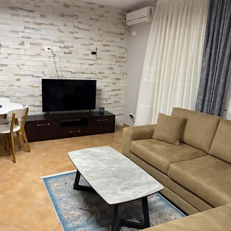 Dea Durres, Golem Lejlighed *